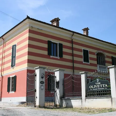 Agriturismo Cascina Olivetta * مونكالفو