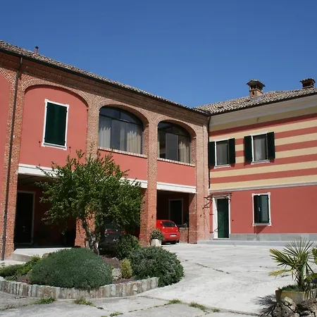 Agriturismo Cascina Olivetta مونكالفو