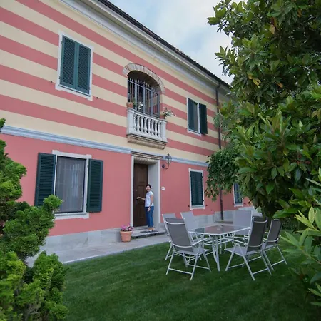 مزرعة للإقامة Agriturismo Cascina Olivetta